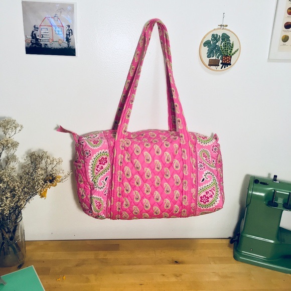 Vera Bradley Handbags - Vera Bradley Bermuda pink duffle